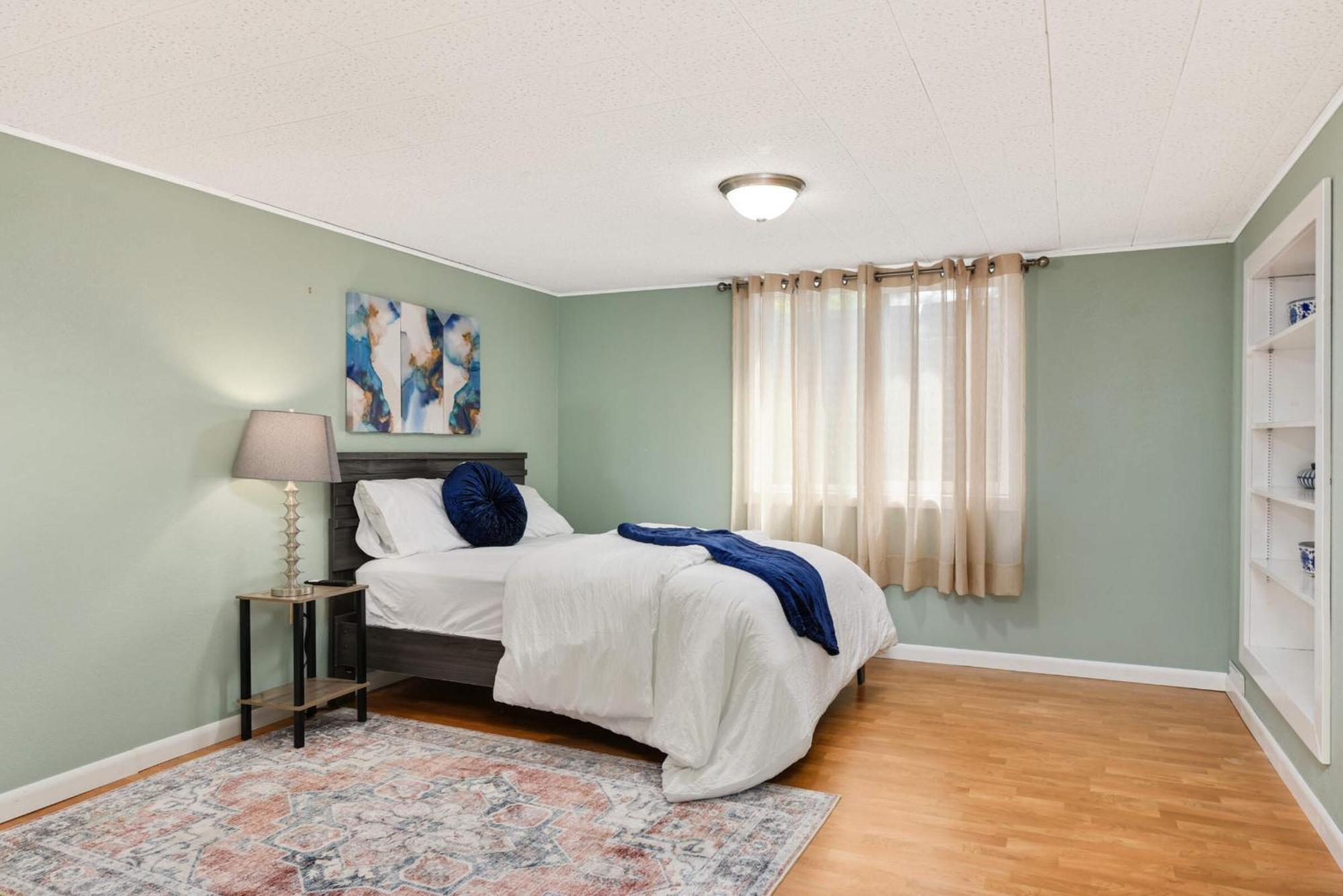 Ferienhaus Grove Haven, Spacious 4-bed, 3 Baths Retreat