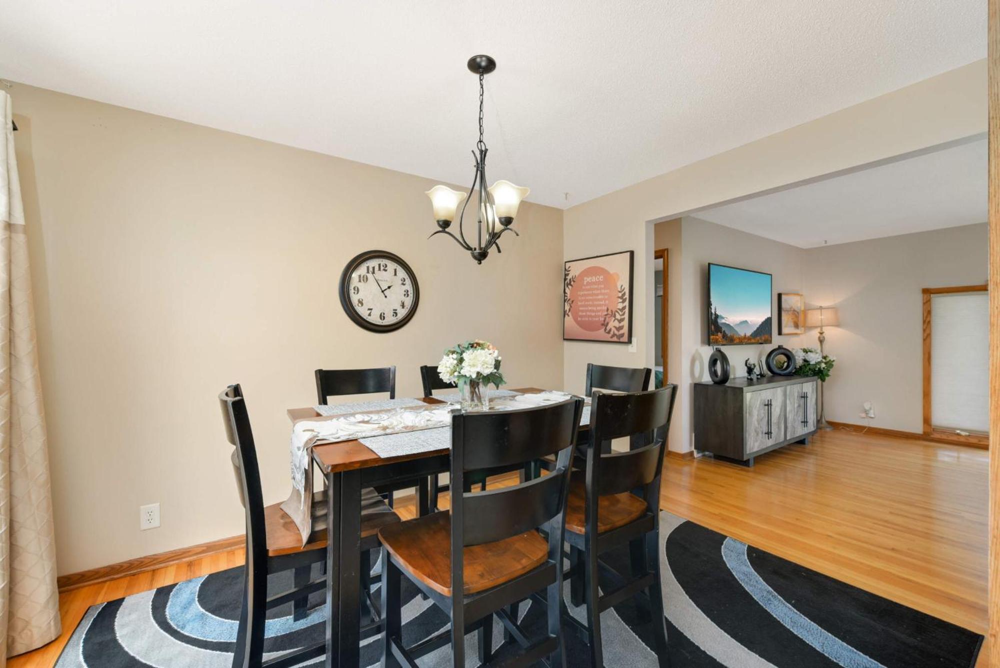 Grove Haven, Spacious 4-bed, 3 Baths Retreat